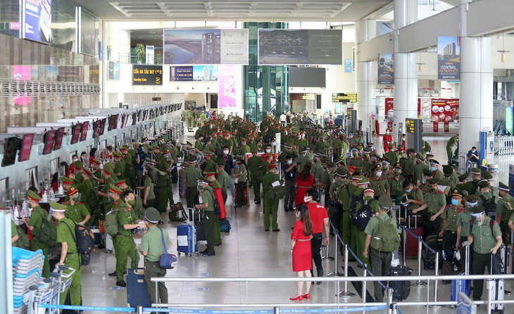 Gần 1.000 học viên hai trường công an tại sân bay Nội Bài