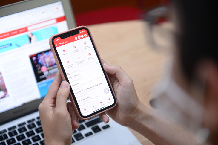 Khách hàng sử dụng gói HDBank Sky One còn được hưởng ưu đãi miễn phí chuyển tiền không giới hạn