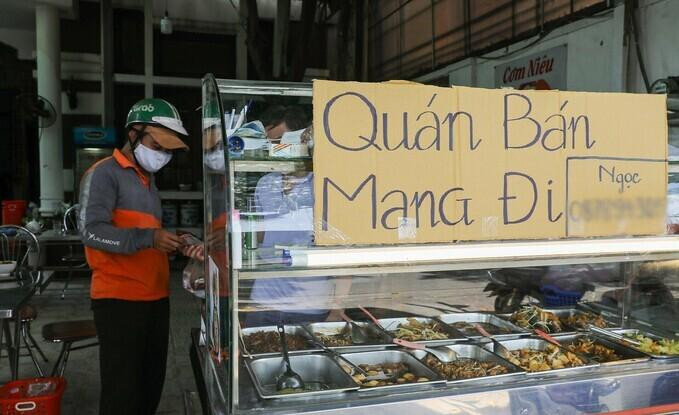 TP.HCM cho phép quán ăn bán mang đi được hoạt động 6-18h hàng ngày TP.HCM cho phép quán ăn bán mang đi được hoạt động 6-18h hàng ngày