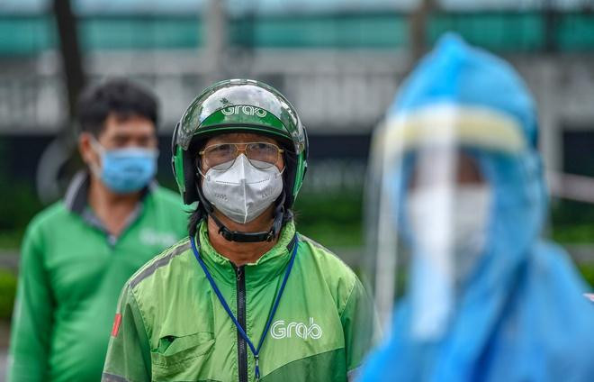 Đề xuất shipper, nhân viên siêu thị ở TP.HCM hoạt động khoảng 6-21h