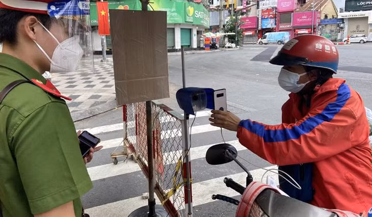 TP.HCM lắp camera quét khai báo “di chuyển nội địa” TP.HCM lắp camera quét khai báo “di chuyển nội địa”