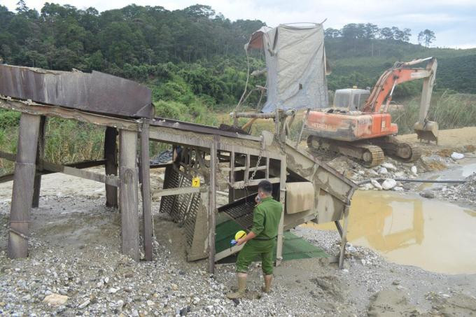 Cơ sở khai thác vàng lậu của Phong.