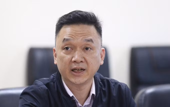 Thượng tá Hồ Anh Sơn bị khởi tố, bắt tạm giam về tội Tham ô tài sản và tội Lợi dụng chức vụ, quyền hạn trong khi thi hành công vụ.