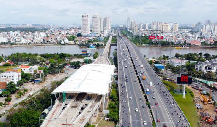 Ga Tân Cảng - một trong 11 ga trên cao của tuyến Metro Số 1