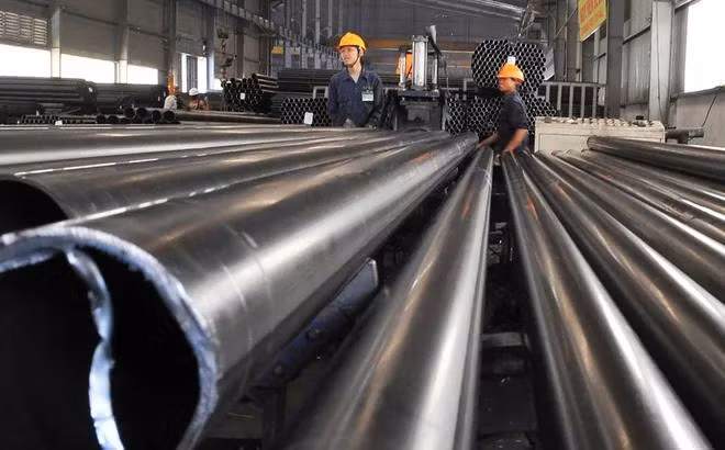 Giá thép trong nước đang tiến gần đến mức đỉnh năm 2021