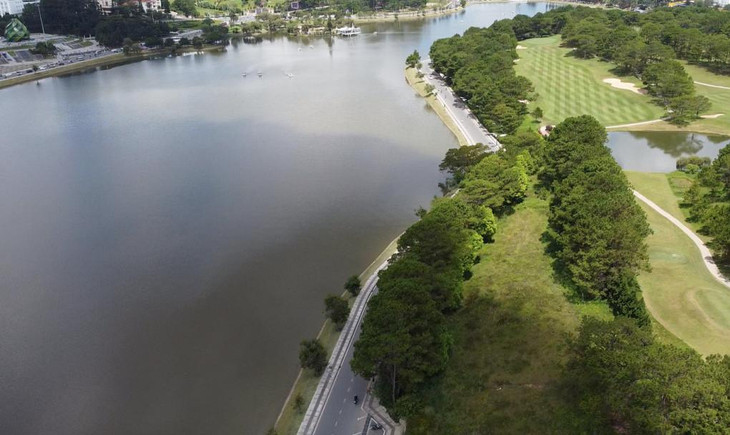 Đường Trần Quốc Toản hiện hữu và sân golf Đồi Cù