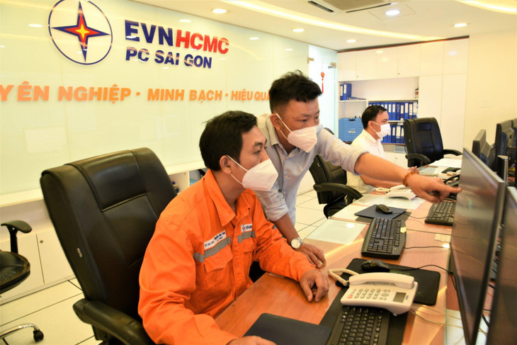 Công ty Điện lực Sài Gòn đã tổ chức trực vận hành 24/7 trong suốt thời gian diễn ra kỳ thi tuyển sinh vào lớp 10 năm 2022. Ảnh: EVNHCMC