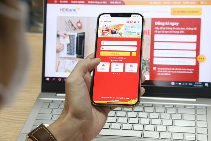 Khách hàng có thể mở tài khoản tiết kiệm trên App HDBank và Internet Banking. Khách hàng có thể mở tài khoản tiết kiệm trên App HDBank và Internet Banking.