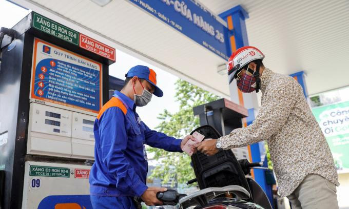 Bộ Tài chính đề xuất giảm 1.000 đồng thuế bảo vệ môi trường với xăng
