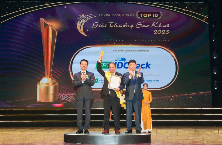FPT.IDCheck được vinh danh trong Top 10 Giải thưởng Sao Khuê 2023.