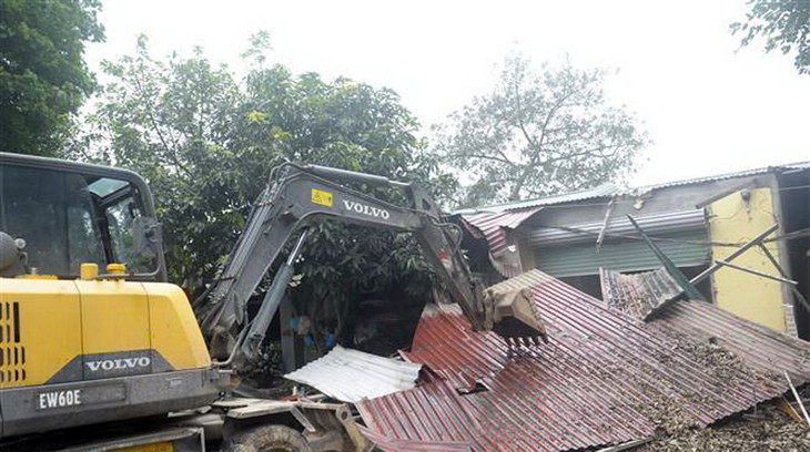 Công trình vi phạm bị tháo dỡ.