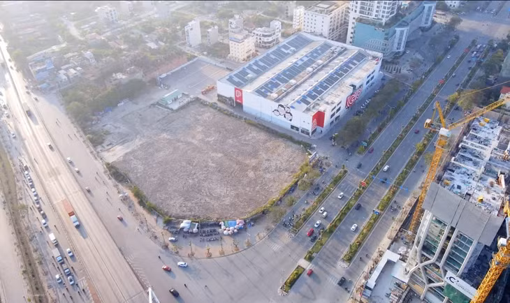 Khu đất thực hiện tòa tháp 21 tầng bị cưỡng chế thu hồi do chủ đầu tư không thực hiện dự án.