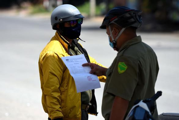 Đồng Nai tiếp tục giãn cách xã hội 15 ngày và kiểm soát chặt việc đi lại trên đường Đồng Nai tiếp tục giãn cách xã hội 15 ngày và kiểm soát chặt việc đi lại trên đường