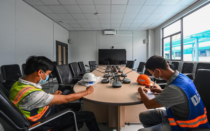 Khu hành chính sẽ chỉ huy mọi hoạt động của bệnh viện. Bệnh viện sẽ được chia ra gồm khu chỉ huy chuyên môn và khu chỉ huy hành chính.