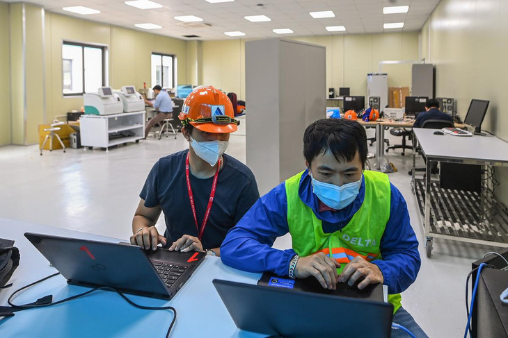 Tất cả các phòng bệnh đều lắp hệ thống camera để kịp thời theo dõi diễn biến của bệnh nhân. Bệnh viện sẽ được điều hành, theo dõi và hội chẩn từ xa.