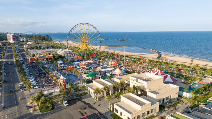 Công viên Circus Land - NovaWorld Phan Thiet thu hút khách du lịch. Chưa đầy 1 tháng kể từ ngày khai trương, Circus Land đã tiếp đón hơn 120.000 lượt khách Công viên Circus Land - NovaWorld Phan Thiet thu hút khách du lịch. Chưa đầy 1 tháng kể từ ngày khai trương, Circus Land đã tiếp đón hơn 120.000 lượt khách