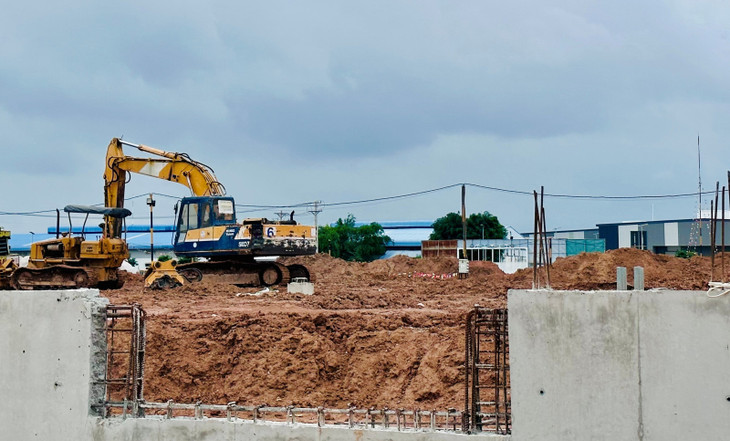 Trung tâm phân loại hàng tự động tại phường Phú Tân, TP. Thủ Dầu Một vừa được khởi công xây dựng, dự kiến hoàn thành vào năm 2025