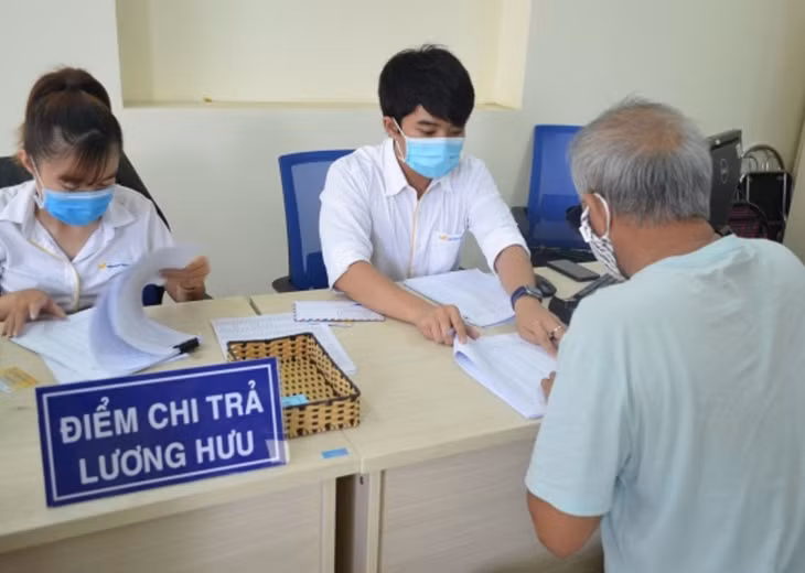 Hà Nội chi trả cho người hưởng lương hưu, trợ cấp BHXH vào ngày 5/8