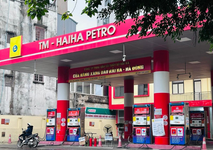 Cửa hàng xăng dầu của Hải Hà Petro tại Hà Nội đóng cửa sau khi doanh nghiệp này bị thu hồi giấy phép kinh doanh xăng dầu