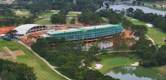 Tòa nhà Câu lạc bộ Golf Đà Lạt tại Đồi Cù dừng thi công