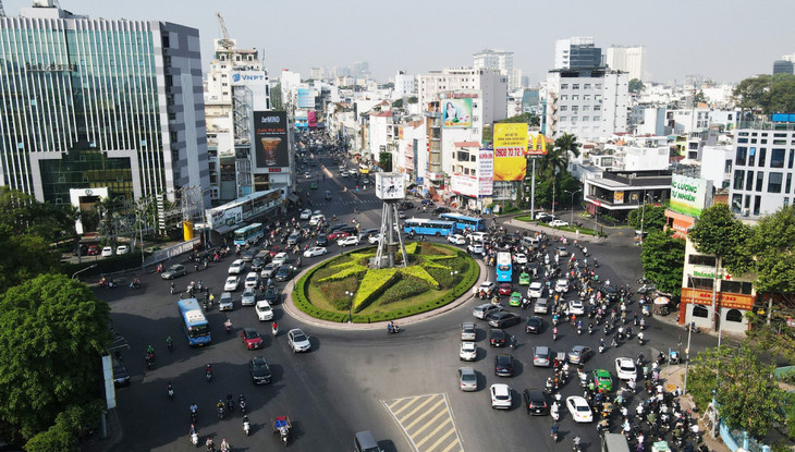 Vòng xoay Nguyễn Bỉnh Khiêm - Điện Biên Phủ