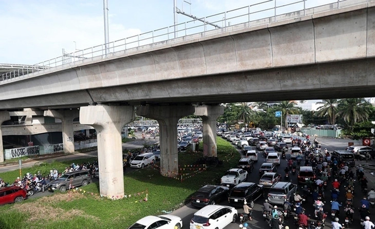 Cầu vượt Nguyễn Hữu Cảnh sẽ chính thức thông xe từ ngày 5/3 Cầu vượt Nguyễn Hữu Cảnh sẽ chính thức thông xe từ ngày 5/3