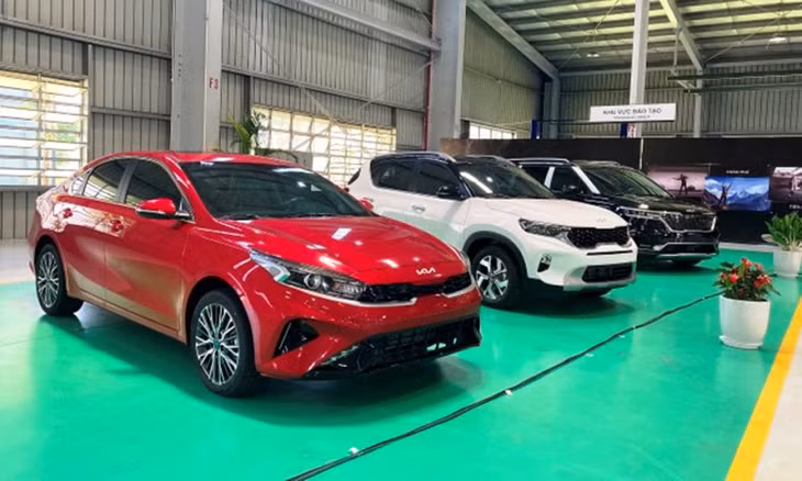 Dàn xe Kia hoàn thiện tại nhà máy của Trường Hải ở Quảng Nam
