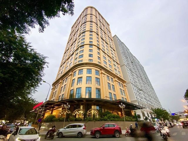 Khách sạn dát vàng Dolce by Wyndham Hanoi Golden Lake mới khai trương từ tháng 7/2020 nay được rao bán với giá 250 triệu USD