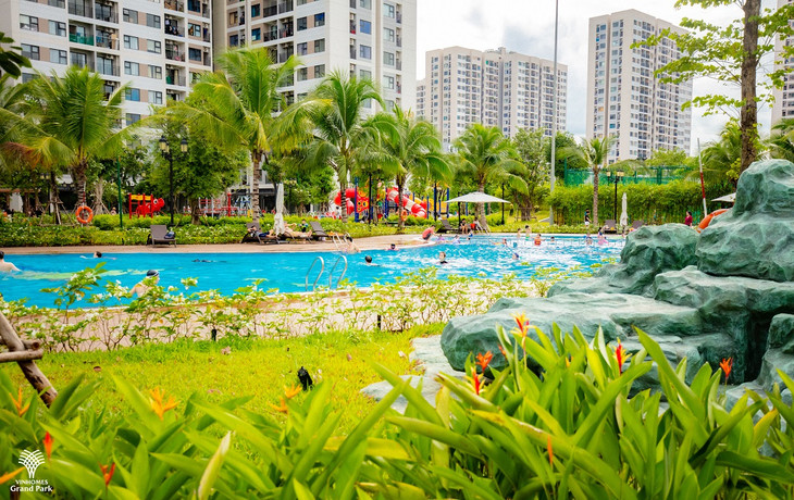 Dòng cư dân dịch chuyển về Vinhomes Grand Park đang đông đúc từng ngày khi kết nối giao thông nhanh chóng, thuận lợi hơn Dòng cư dân dịch chuyển về Vinhomes Grand Park đang đông đúc từng ngày khi kết nối giao thông nhanh chóng, thuận lợi hơn
