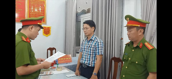 Công an khởi tố ông Trần Quang Kim Sơn về hành vi đưa hối lộ. Ảnh: Công an tỉnh Quảng Nam. Công an khởi tố ông Trần Quang Kim Sơn về hành vi đưa hối lộ. Ảnh: Công an tỉnh Quảng Nam.