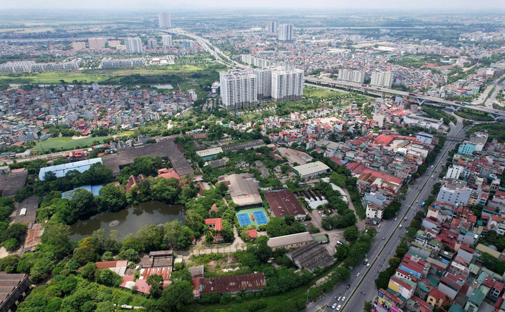 Quận Long Biên có 2 cơ sở, gồm Nhà máy xe lửa Gia Lâm - Công ty Vận tải Hành khách đường sắt Hà Nội, địa chỉ tại số 551 Nguyễn Văn Cừ