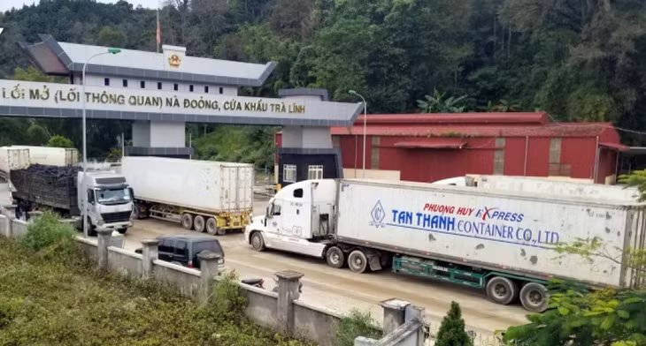 Sau thời gian dài ngưng trệ, hoạt động xuất khẩu tại các cửa khẩu ở Cao Bằng được nối lại