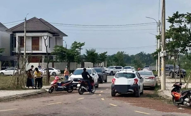 Những tháng đầu năm 2022, thị trường bất động sản ở Quảng Trị chứng kiến những cơn sốt đất &quot;điên đảo&quot;.