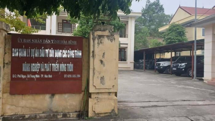 Do chấm thầu sai, phê duyệt kết quả lựa chọn nhà thầu trúng thầu không đủ năng lực, Ban QLDA đầu tư XD các công trình NN&PTNT tỉnh Hòa Bình phải tổ chức đấu thầu. Ảnh: Giao thông Do chấm thầu sai, phê duyệt kết quả lựa chọn nhà thầu trúng thầu không đủ năng lực, Ban QLDA đầu tư XD các công trình NN&PTNT tỉnh Hòa Bình phải tổ chức đấu thầu. Ảnh: Giao thông