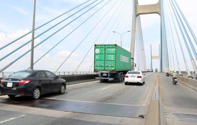 Xe từ hướng TP. Thủ Đức qua Quận 7 đi bình thường như hiện nay.