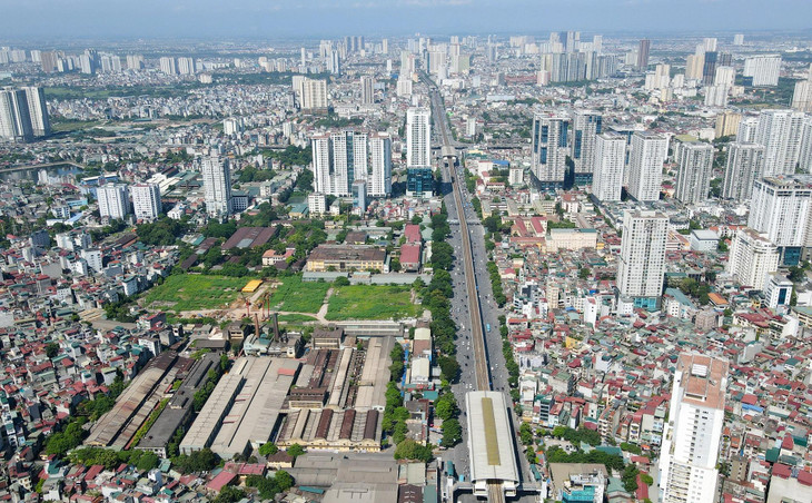 UBND TP Hà Nội vừa có tờ trình gửi HĐND thành phố về danh mục nhà, đất phải di dời theo quy hoạch trên địa bàn thành phố đợt 1. Theo đó, HĐND TP Hà Nội sẽ xem xét, thông qua Nghị quyết về danh mục nhà, đất phải di dời theo quy hoạch trên địa bàn TP Hà Nội tại kỳ họp thường lệ giữa năm 2022 vào tháng 7 tới