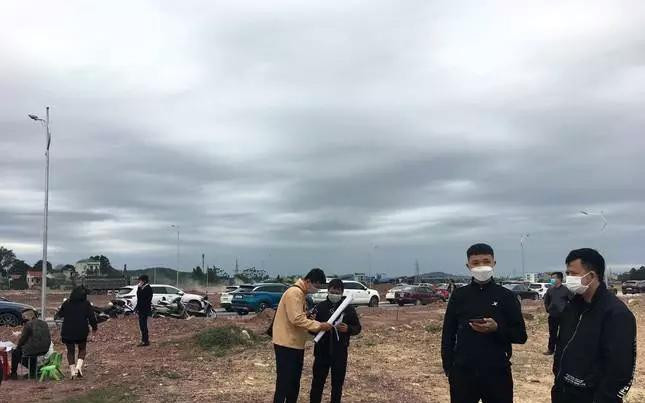 39 lô đất thuộc Khu dân cư Cà Tu, tổ dân phố Làng Dầu, thị trấn Di Lăng, huyện Sơn Hà (Quảng Ngãi) đều được đấu thành công ở mức tăng gấp 2 – 3 lần giá khởi điểm, một điều trước nay ít xảy ra ở huyện miền núi này. Ảnh minh họa