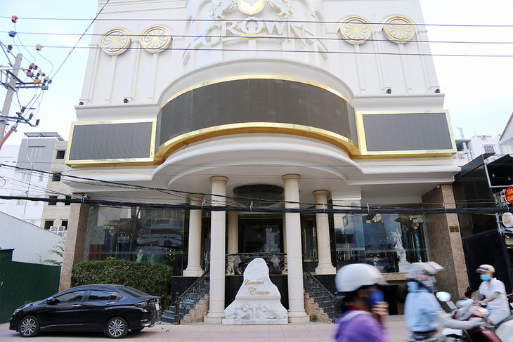 Một quán karaoke ở TP Nha Trang đang đóng cửa phòng chống Covid-19, chiều 4/9