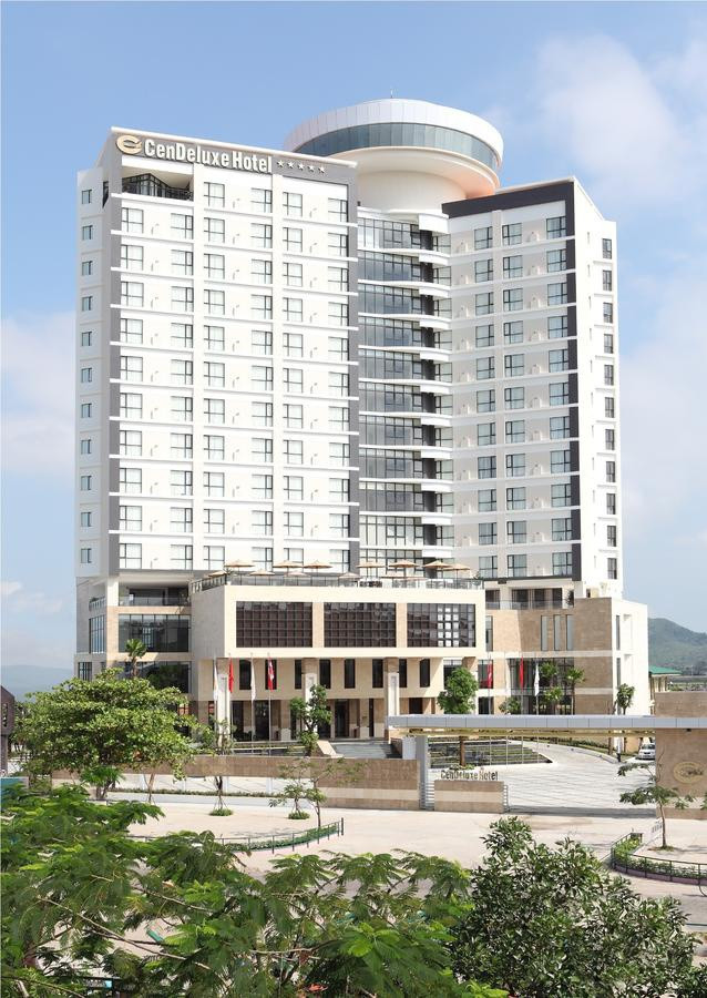 Khách sạn 5 sao Cendeluxe cao nhất Phú Yên. Ảnh: GTT.