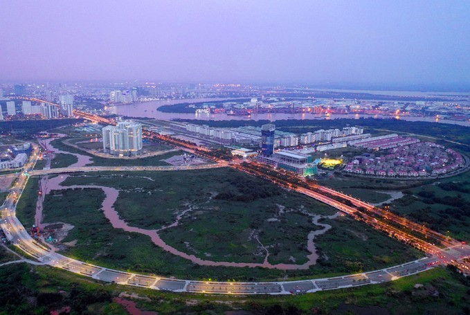 Bốn tuyến đường chính bao quanh và cắt ngang của Khu đô thị mới Thủ Thiêm đến nay vẫn chưa hoàn thành