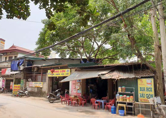 Khu đất rộng hàng nghìn m2 tại phường Mễ Trì đã giao cho Công ty TNHH MTV Du lịch Công đoàn Việt Nam làm nhà ở để bán nhưng sau hơn 10 năm vẫn chưa giải phóng mặt bằng