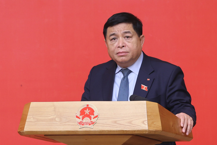 Phó Thủ tướng Nguyễn Chí Dũng phát biểu thay mặt các thành viên Chính phủ vừa được bổ nhiệm