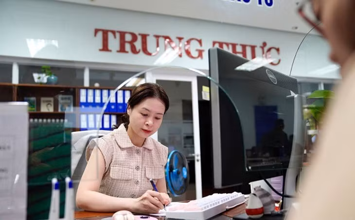 Công chức làm việc tại bộ phận một cửa, Trung tâm hành chính TP. Đà Nẵng