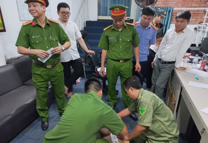 Công an bất ngờ khám xét nhiều cơ sở khám chữa bệnh trong ngày 30/5