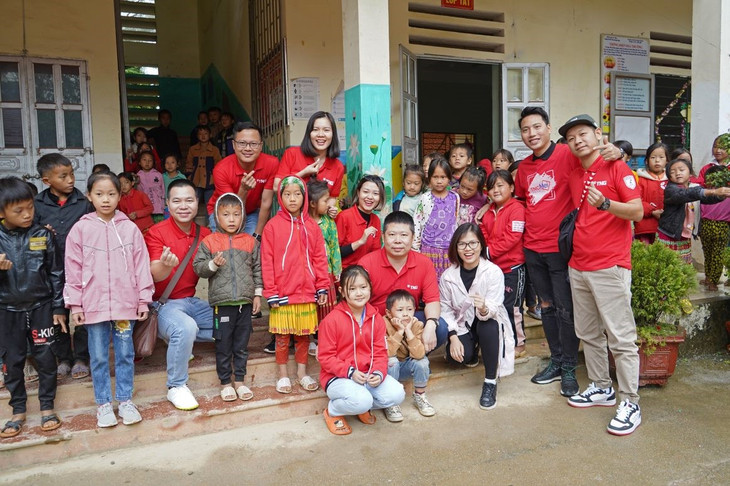 TNG Holdings Vietnam đã giành chiến thắng ở 2 hạng mục Thành tựu đổi mới về trách nhiệm xã hội của doanh nghiệp và Thành tựu đổi mới về nhân sự