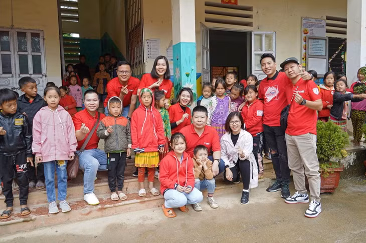 TNG Holdings Vietnam đã giành chiến thắng ở 2 hạng mục Thành tựu đổi mới về trách nhiệm xã hội của doanh nghiệp và Thành tựu đổi mới về nhân sự