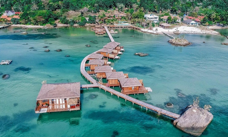 Một dãy bungalow lấn chiếm khu bảo tồn biển Phú Quốc sau đó buộc phải tháo dỡ