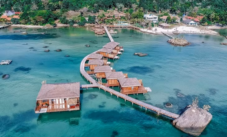 Một dãy bungalow lấn chiếm khu bảo tồn biển Phú Quốc sau đó buộc phải tháo dỡ