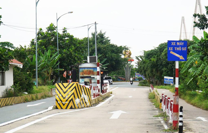 Một trong 2 trạm thu phí phụ BOT Cầu Rạch Miễu đặt tại đường vào cù lao Thới Sơn Một trong 2 trạm thu phí phụ BOT Cầu Rạch Miễu đặt tại đường vào cù lao Thới Sơn