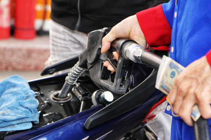 Giá xăng dầu đồng loạt tăng Giá xăng dầu đồng loạt tăng